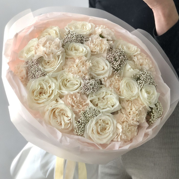 БУКЕТ ИЗ ПИОНОВИДНЫХ РОЗ